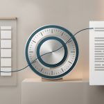 Calendario, reloj y documento que representan la revision de jornada y nominas